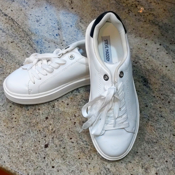 Steve Madden Shoes - Steve Madden Women's Catcher Sneaker - White Size 9.5